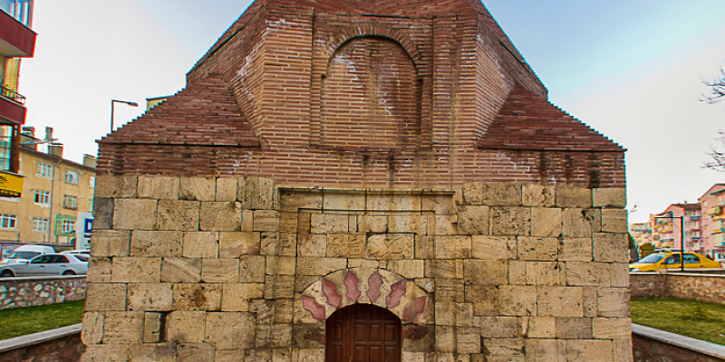 Nurettin İbni Sentimur Türbesi